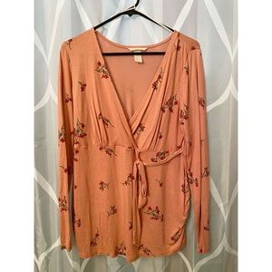 Mama maternity H&M long sleeved floral blouse